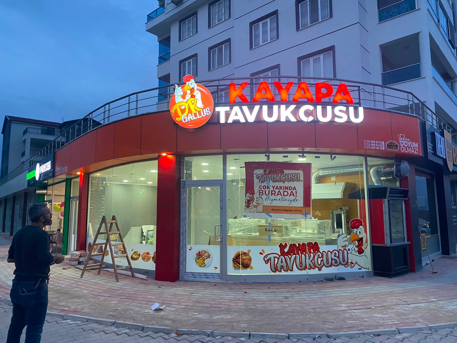 Kayapa Tavukçusu - Kutu Harf Tabela
